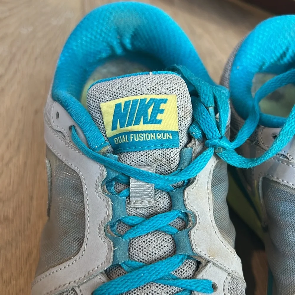 Women’s Nike‎ Size 10 Dual Fusion Run Sneakers